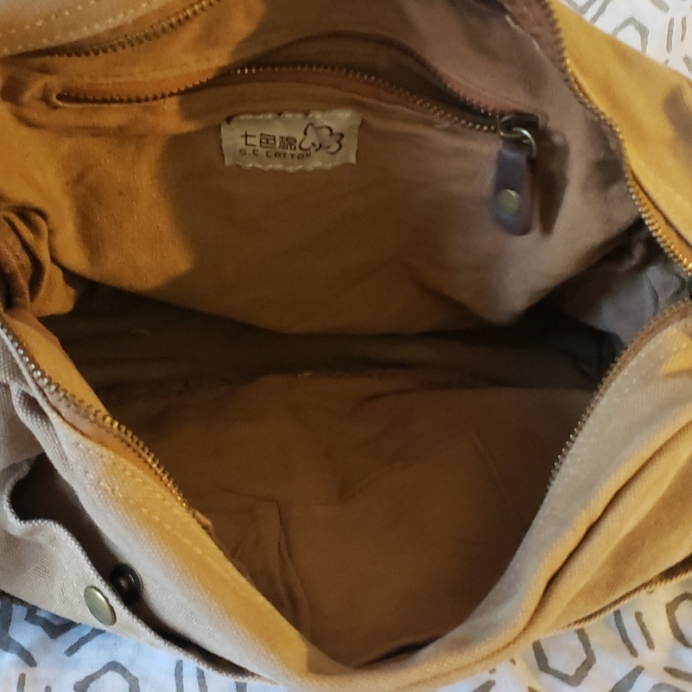 Purse - Picture 3 of 3